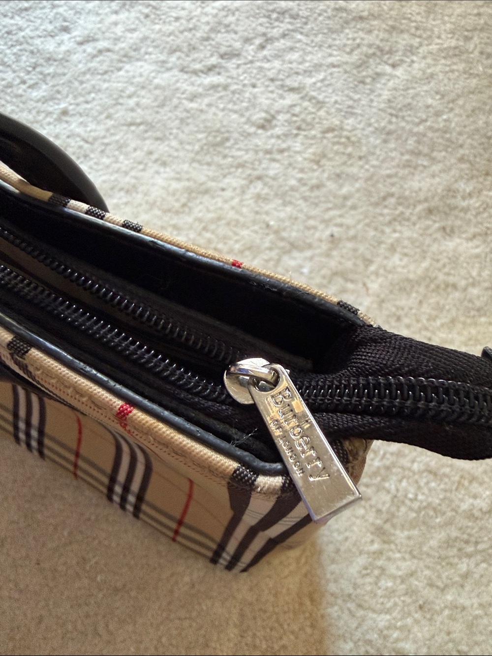 Classic Plaid Tote Shoulder Bag in Beige and Black - Picture 8 of 14